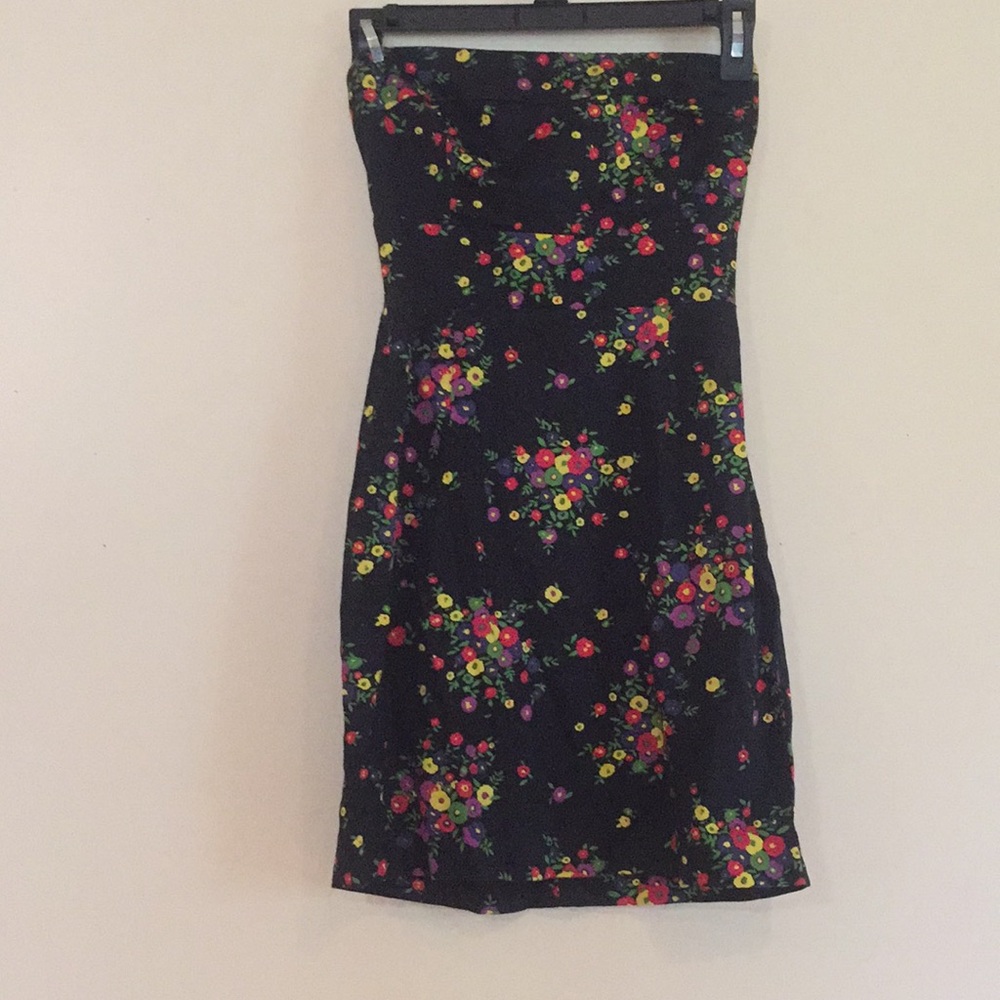 Forever 21 Floral strapless mini dress